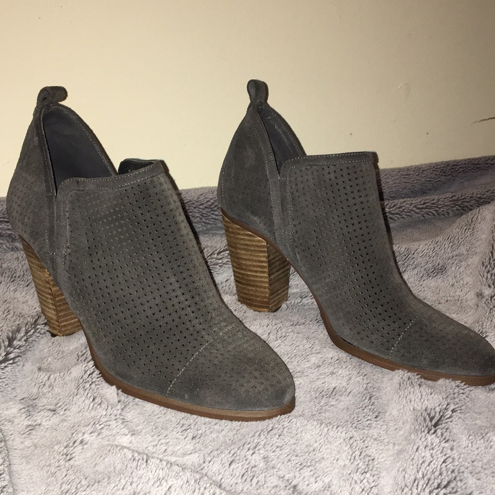 Vince Camuto Gray Suade Booties *Size 10*